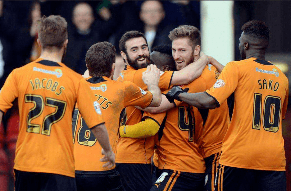 狼队vs热刺,热刺主力后卫停赛,狼队主场能否成功"拔刺"?