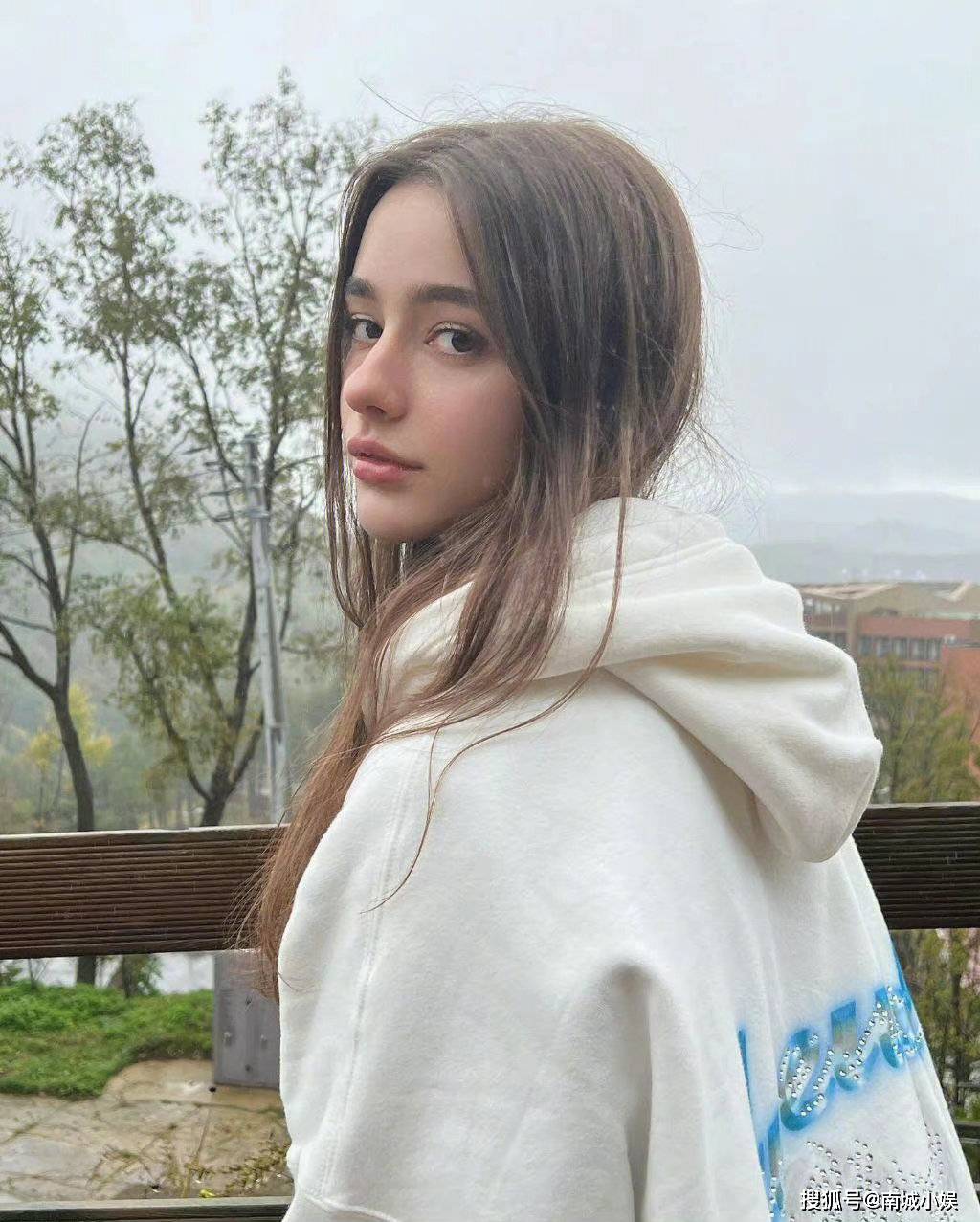 达莎·塔兰被天使吻过的脸庞,身材更棒!_艺术_社交_生活