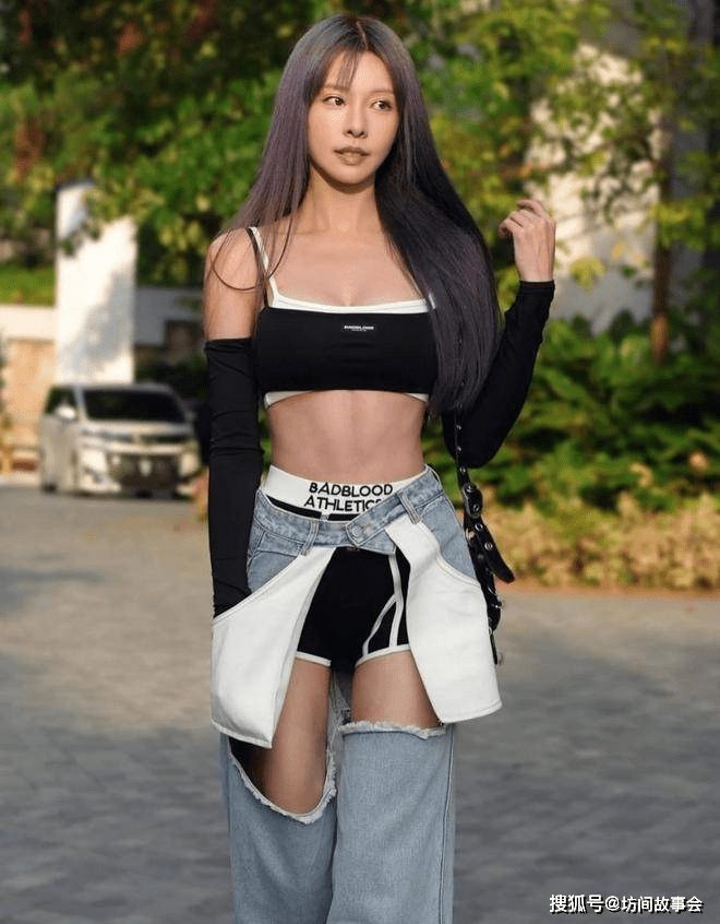 马来西亚绝美女神李元玲,美腿修长,曲线凹凸