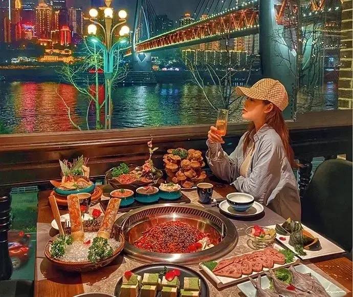 游重庆，找当地十大高端私人导游了解，到本地报团旅游报价是多少