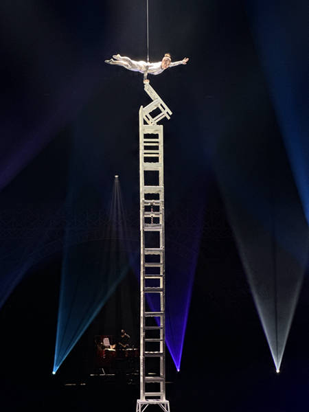 法国首演,大连杂技团燃爆全场_演出_观众_中国