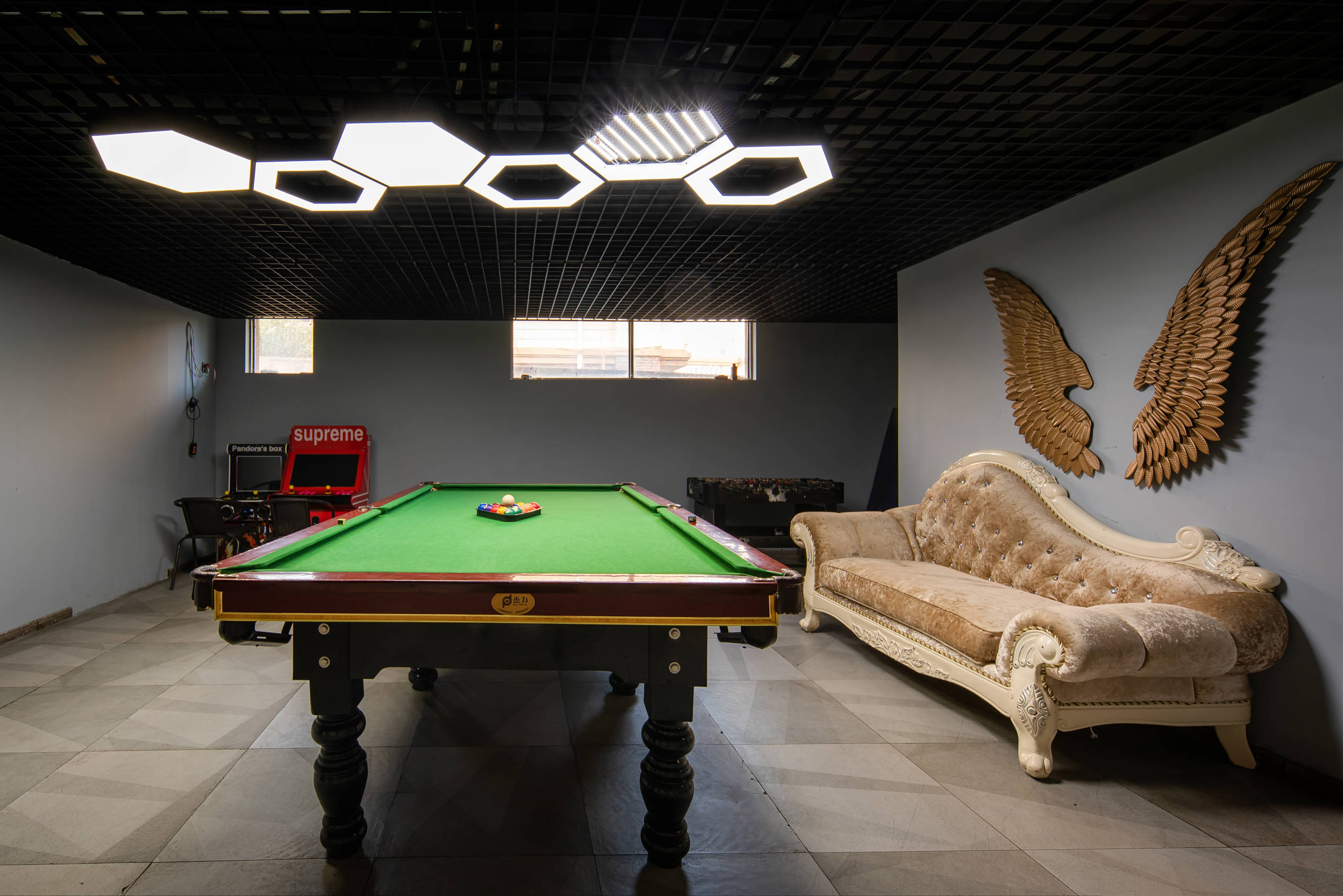 【一站式娱乐盛宴!】独栋别墅三层_休息室_烧烤_pool