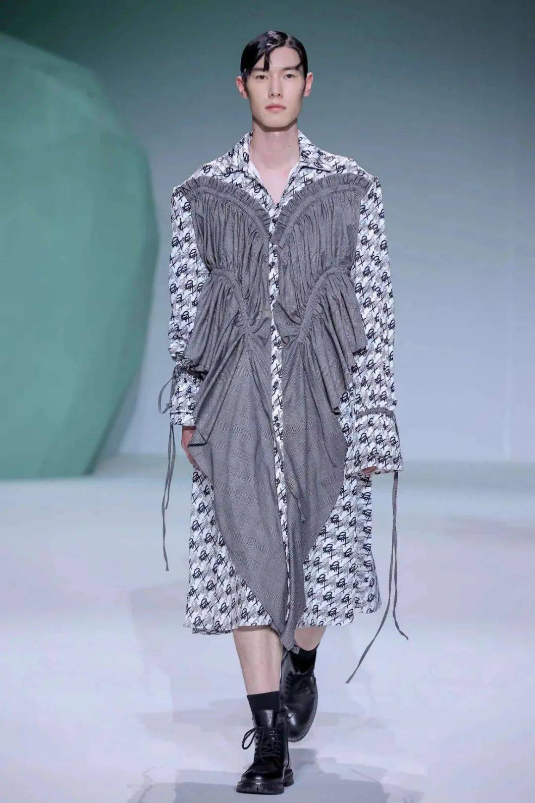 余昌晟:新生代中国十佳设计师,用先锋设计讲述中国智慧_服装_风格