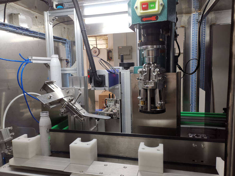 富氢水螺纹盖灌装机:革命性的高端包装富氢水生产利器,每台产量上万瓶