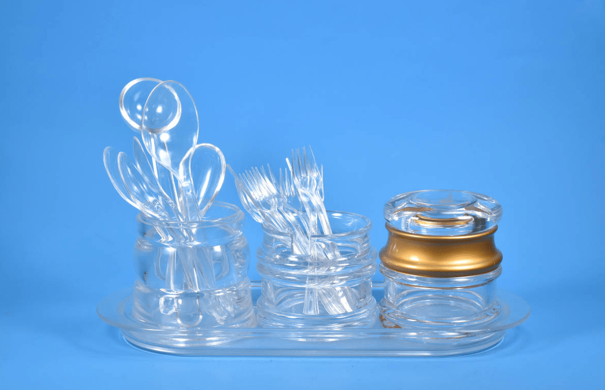 塑料制品注塑加工成型时如何选择合适的热塑性塑料和模具?