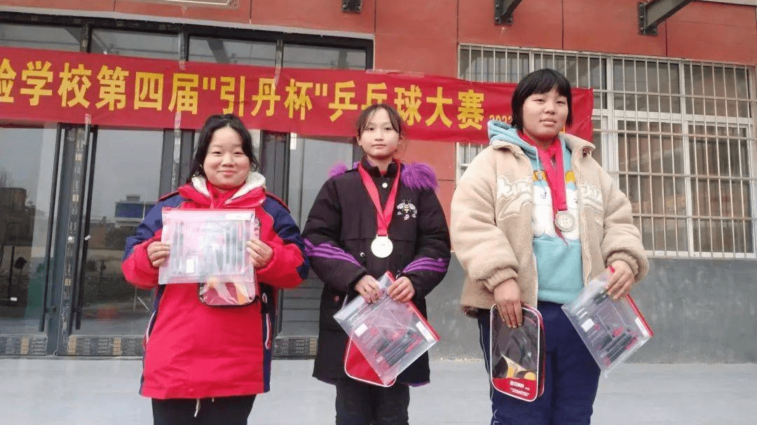 邓州市杏山区渠首实验学校举办第四届"引丹杯"乒乓球大赛_比赛_年级