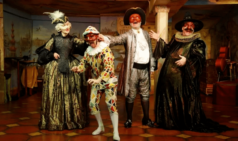 意大利即兴喜剧(commedia dellarte)即兴表演起源于16世纪文艺复兴