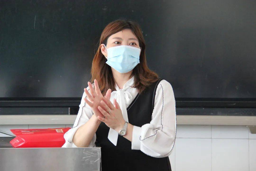 蔷薇盛开少年归来昌黎一中高一高二学生返校复学