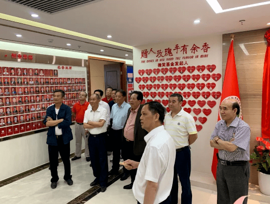 蔡文川会长聘请12位企业家为深圳潮创会创业导师