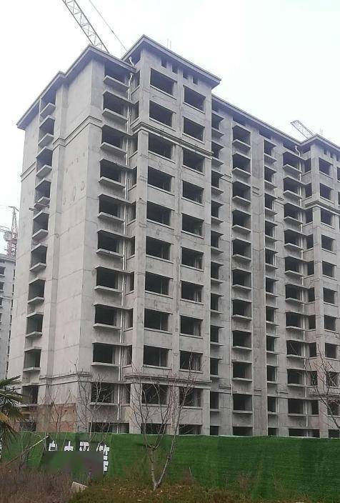 关注徐州凤城帝景项目停工工人都在地下施工