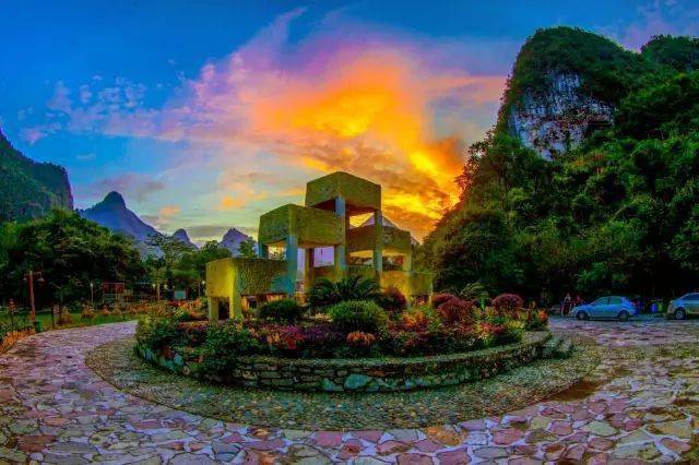 6月13172024号发团仅售299元南丹歌娅思谷洞天酒海特色泥巴酒店住宿