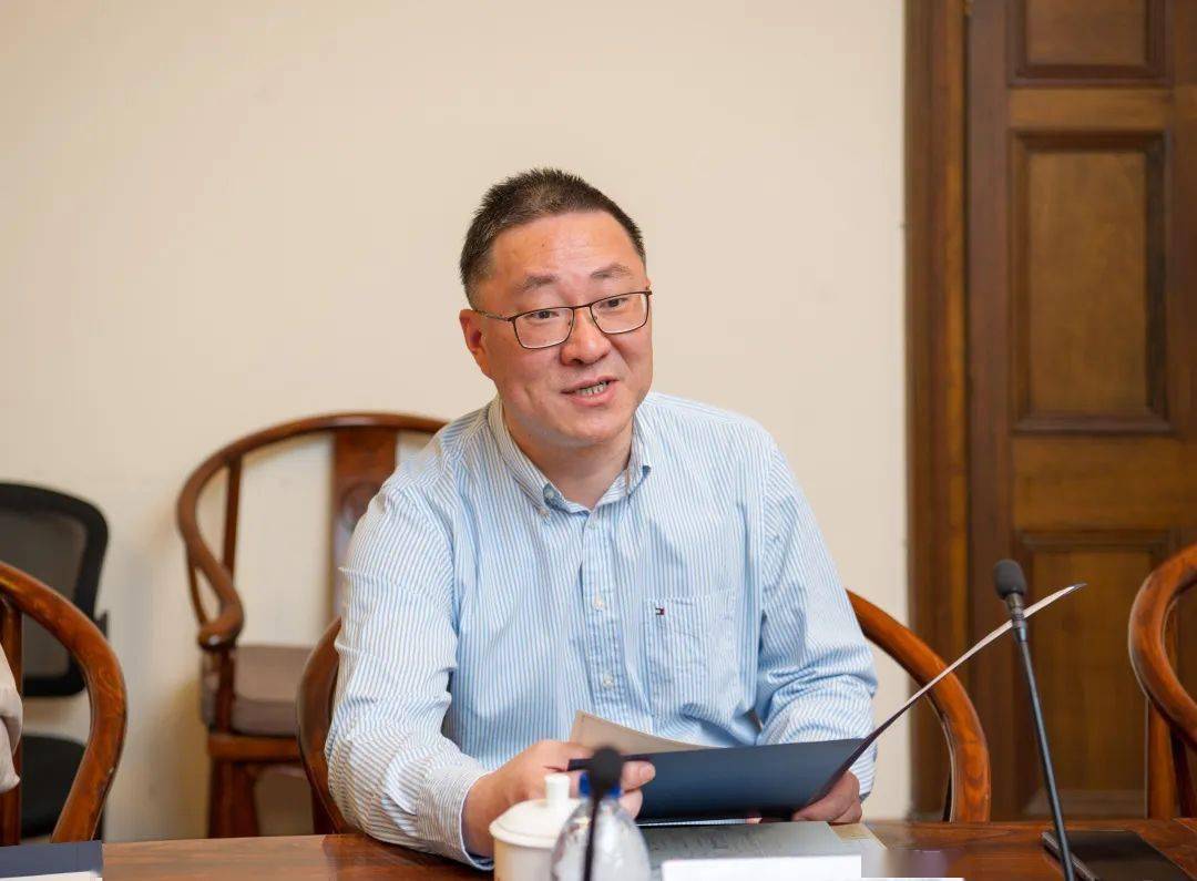 5月29日,南通市委宣传部一行在南通市委常委,宣传部部长陆卫东的带领