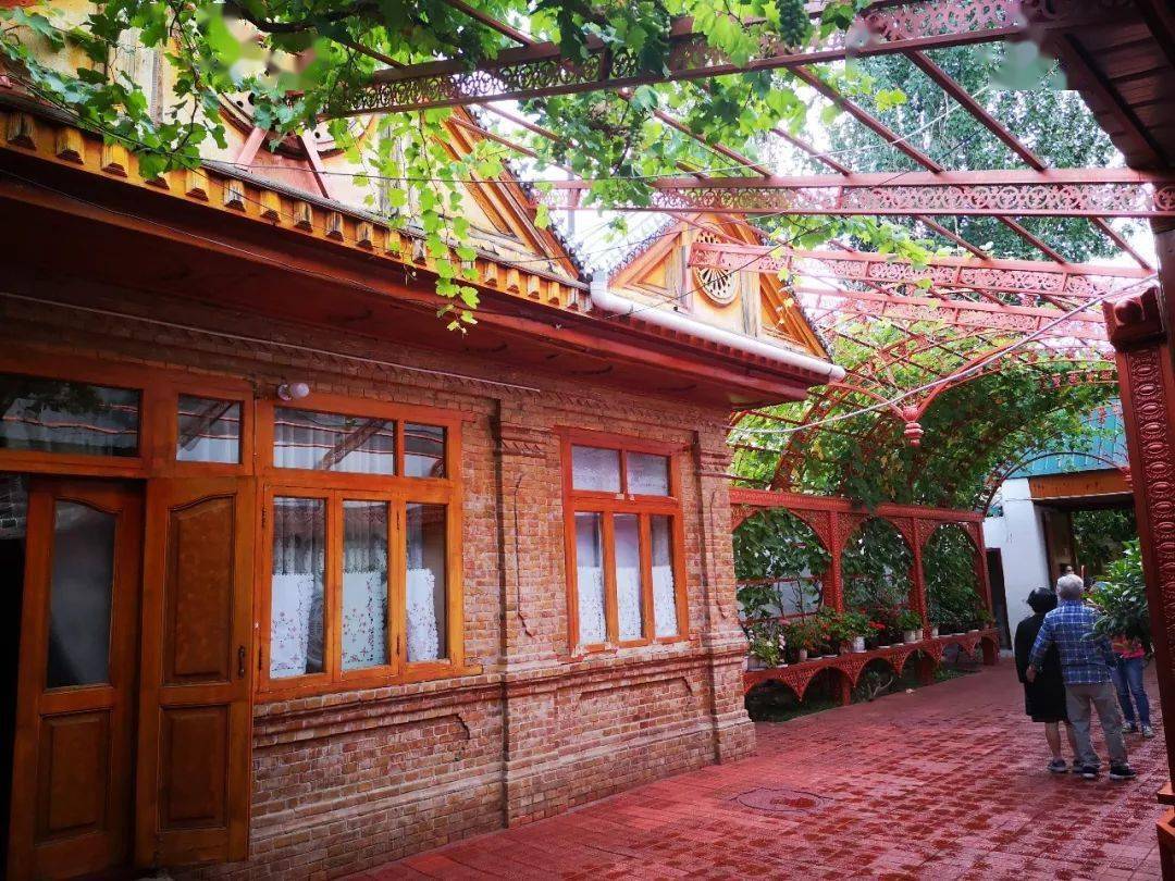 "一个流淌着西域风情的地方" 伊宁喀赞其民俗景区_伊犁