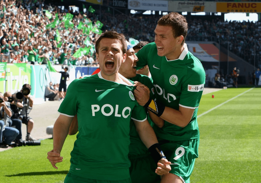 他就是黑白双煞身后的男人