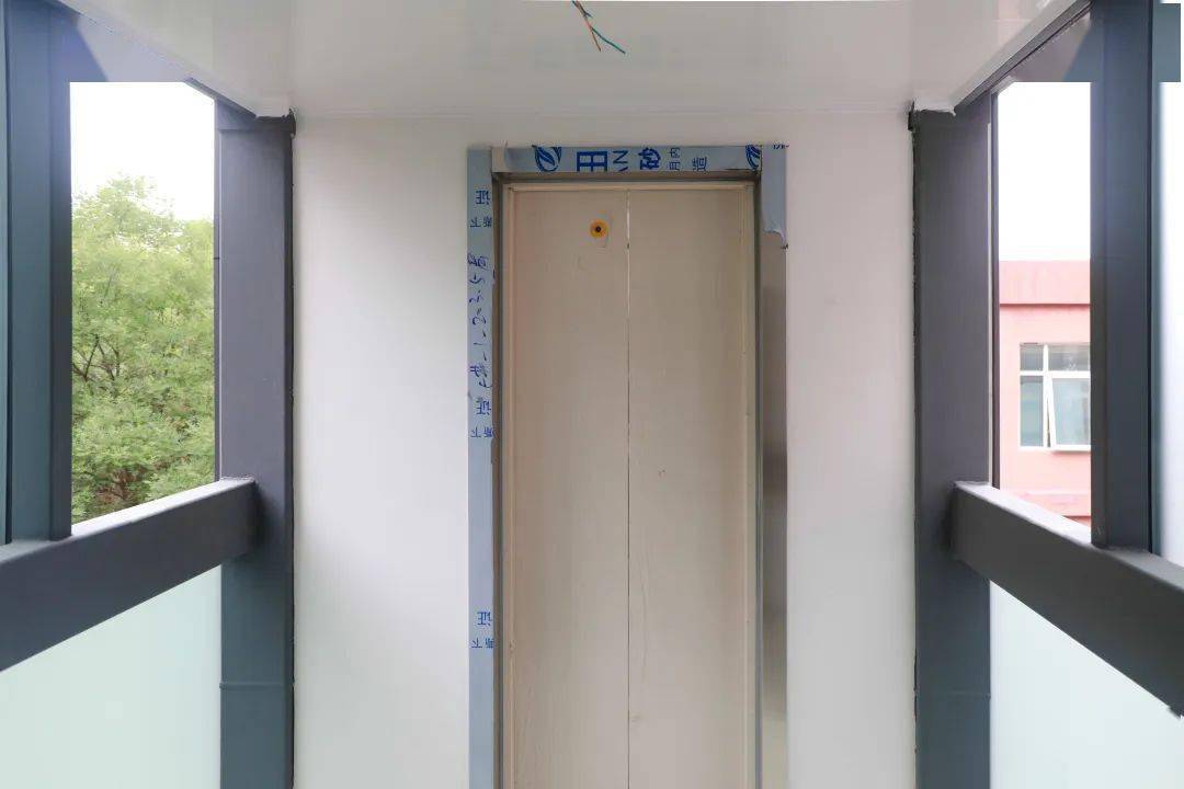 石景山这个小区的老楼增设电梯进入收尾阶段