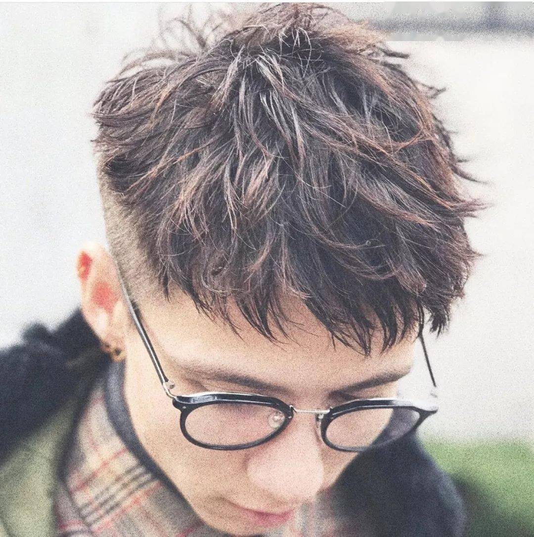 日系小狼狗短发