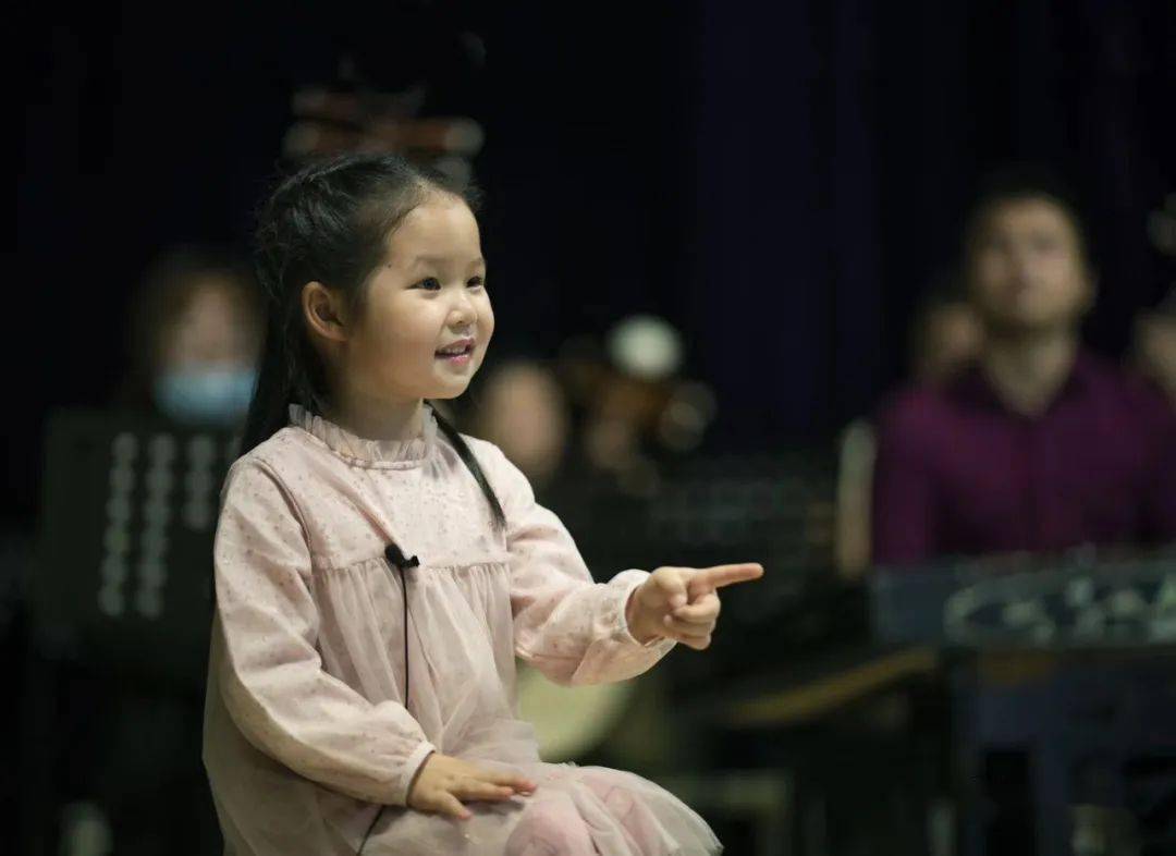 吴碧霞的5岁女儿一首童谣刚上热榜又一曲抗疫新歌走红