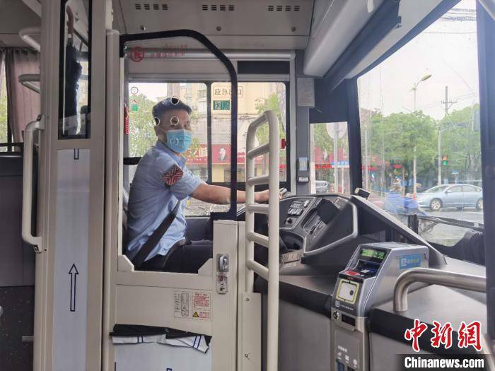 上海公交启动防护隔离门安装工作 为司机保障安全_乘客