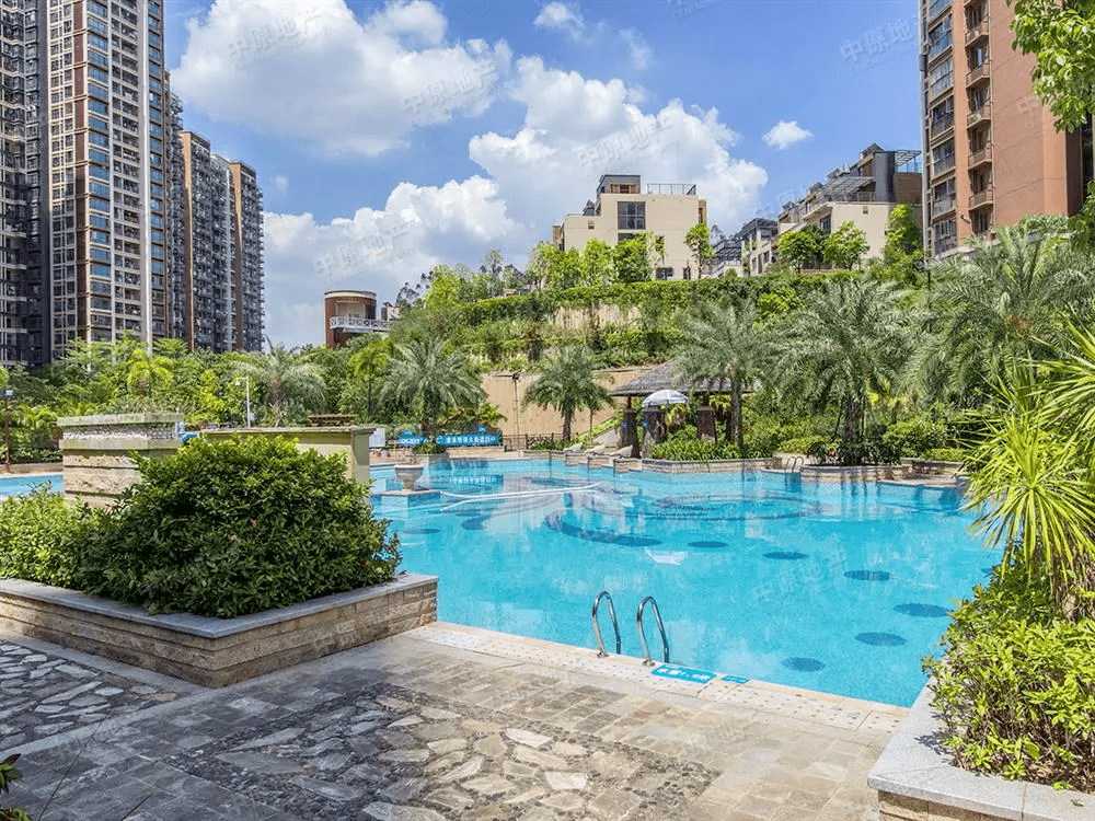 项目处于生态片区,是龙岗罕有的集山景,水景,高尔夫景与一体优质景观