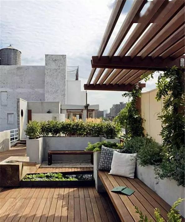 因为露台,爱上顶楼的房子_阳台