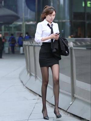 娶到这样的大长腿女神谁舍得让她洗衣做饭啊街拍穿搭耿婷poppy