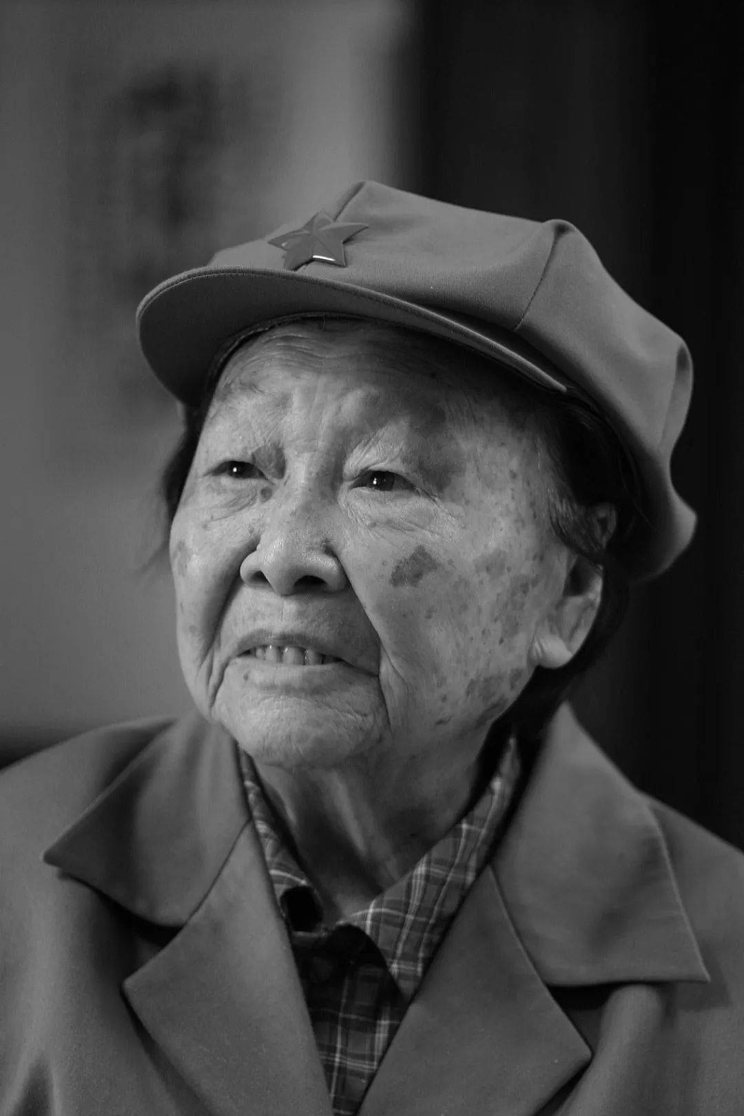 泪别!曾给达州晚报题词的107岁老红军王定国去世