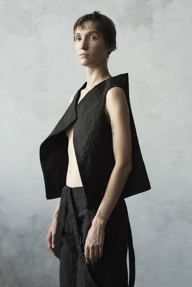 造型:irina dzhus / dzhus风格工作室 化妆发型:marina averyanova