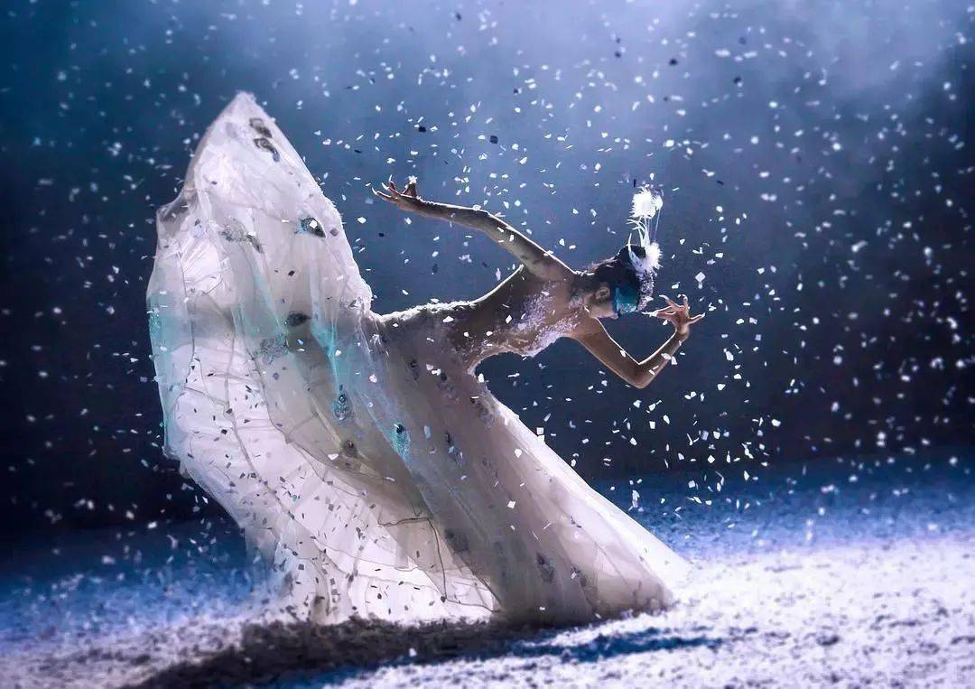 怕是现实中的loser才有闲心去攻击杨丽萍的人生吧?