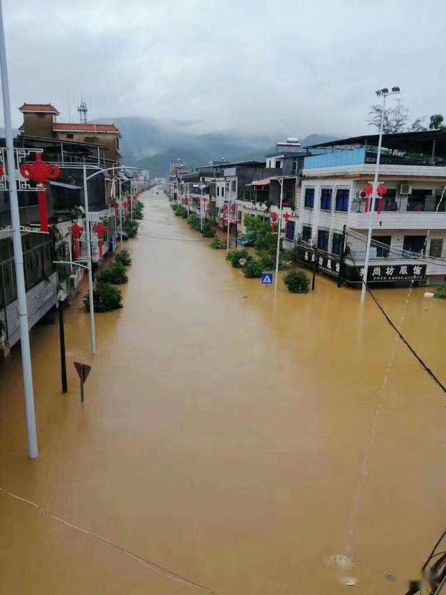 暴雨后的惠州龙门