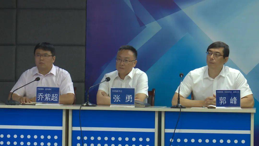 你们怎么还敢占用消防通道?