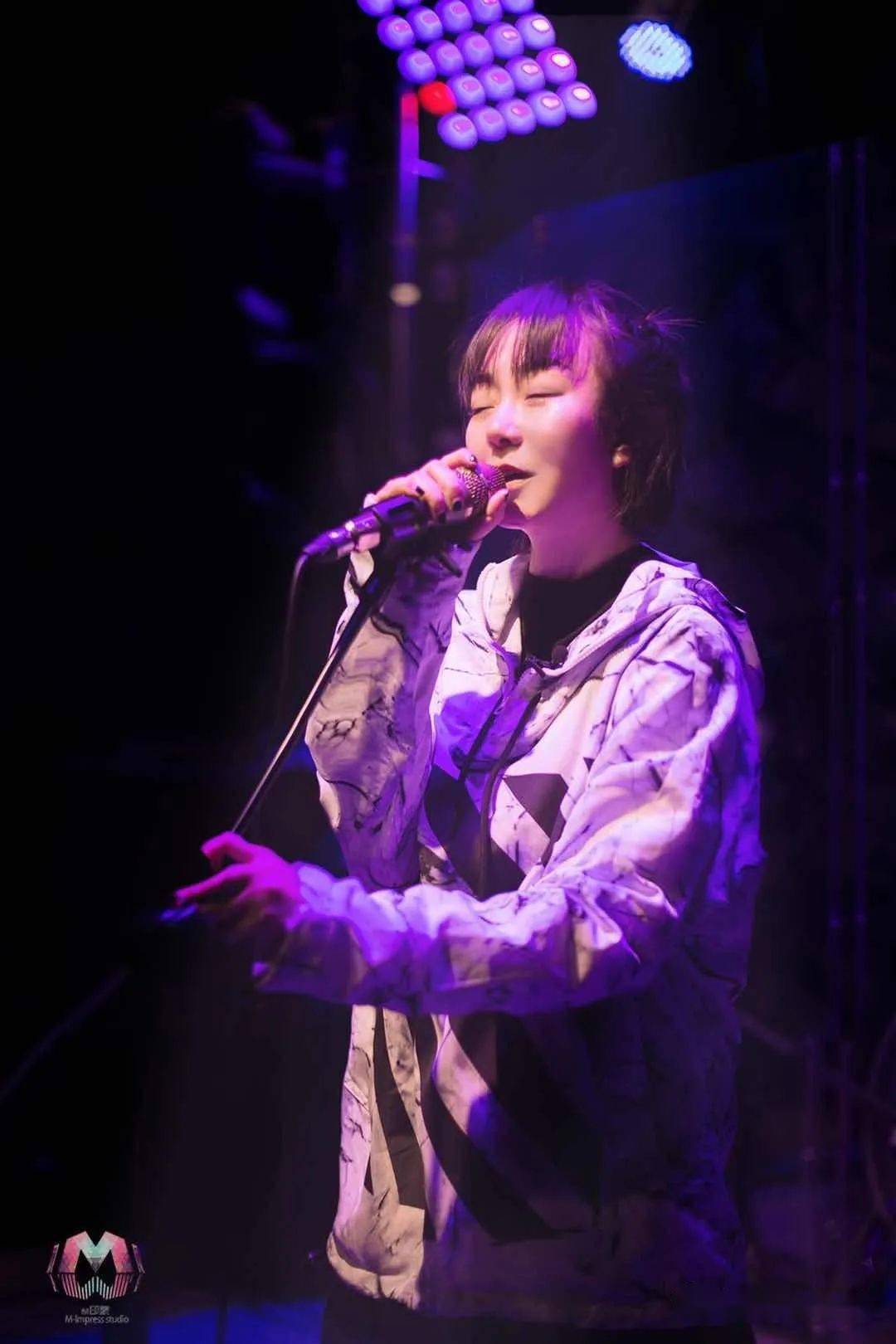 歌手王珊珊个人资料图片