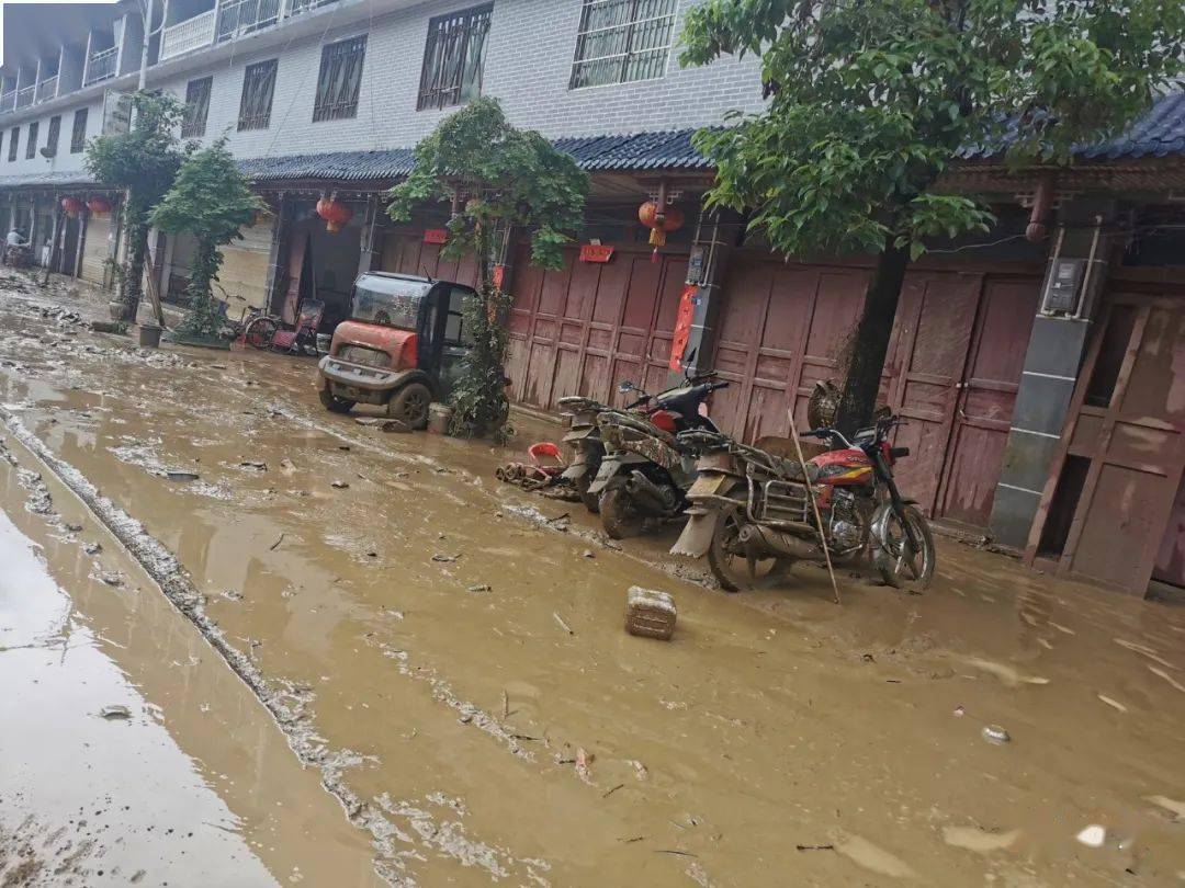 僅僅1小時,碧峰鎮的降雨量相當於是正安縣全縣平均一個月的降雨量(全