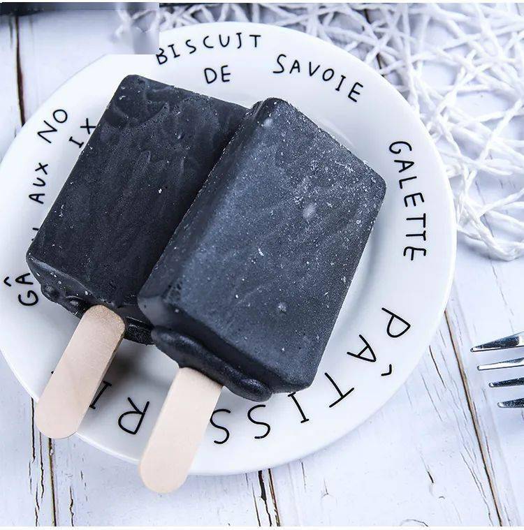 蒙牛超值家庭装冰淇淋组合,15个品种28支雪糕,太超值!