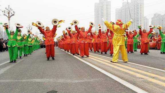 实拍2018年民间文艺汇演这个小县城20个乡镇上万农民义务演出
