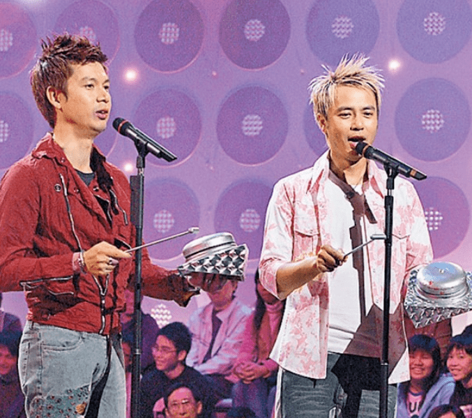 催人老!李克勤与梁荣忠28年老友叙旧,近照曝光一齐变中佬