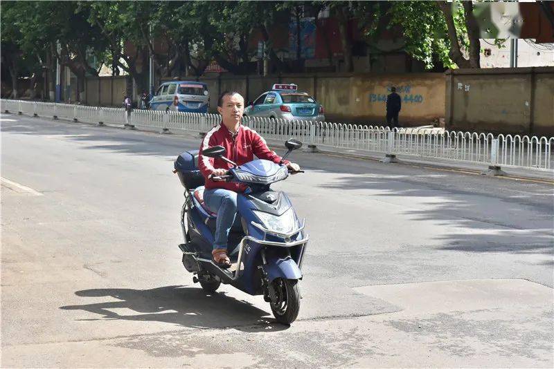 查处了一批骑乘摩托车未佩戴安全头盔和机动车驾乘人员不按规定使用