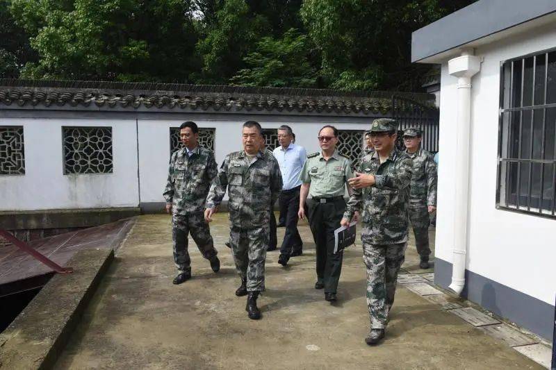 周夕根少将调研青浦区党管武装工作