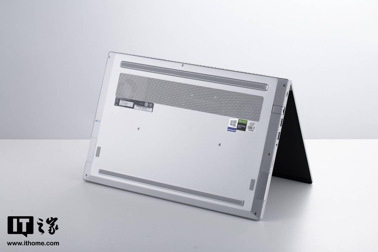 轻薄全能出厂校色机械革命umiairii笔记本体验