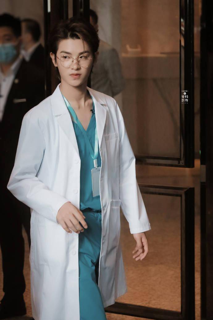 [消息]《密室大逃脱2》高清路透释出 黄医生帅气出诊啦!