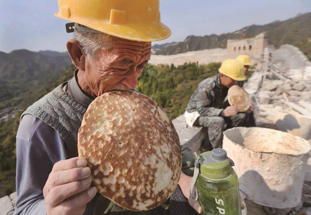 光影| 为长城 "搬砖"