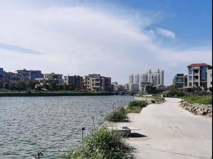 年5月,镇村再次500余万元,实施圳溪二期(港边湖北湖,内湖)整治工程