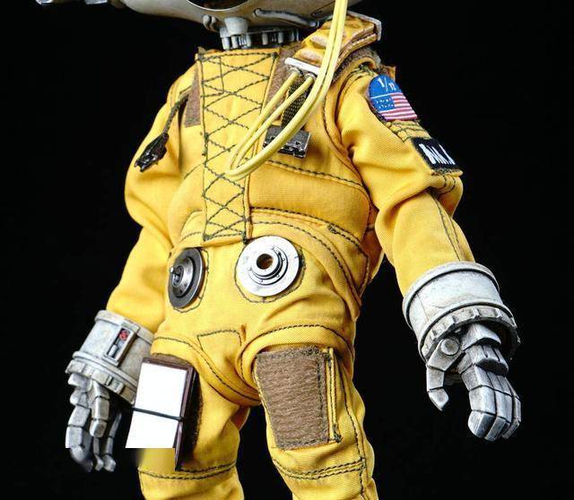 身体部分是damtoys12寸的u-2侦察机驾驶员的缩小版