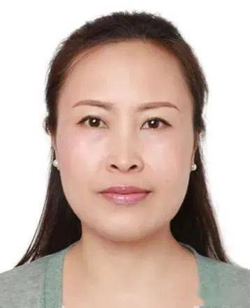 姓名:吴芳菲居民身份证号:5226011972****152x住址:凯里市博南新区