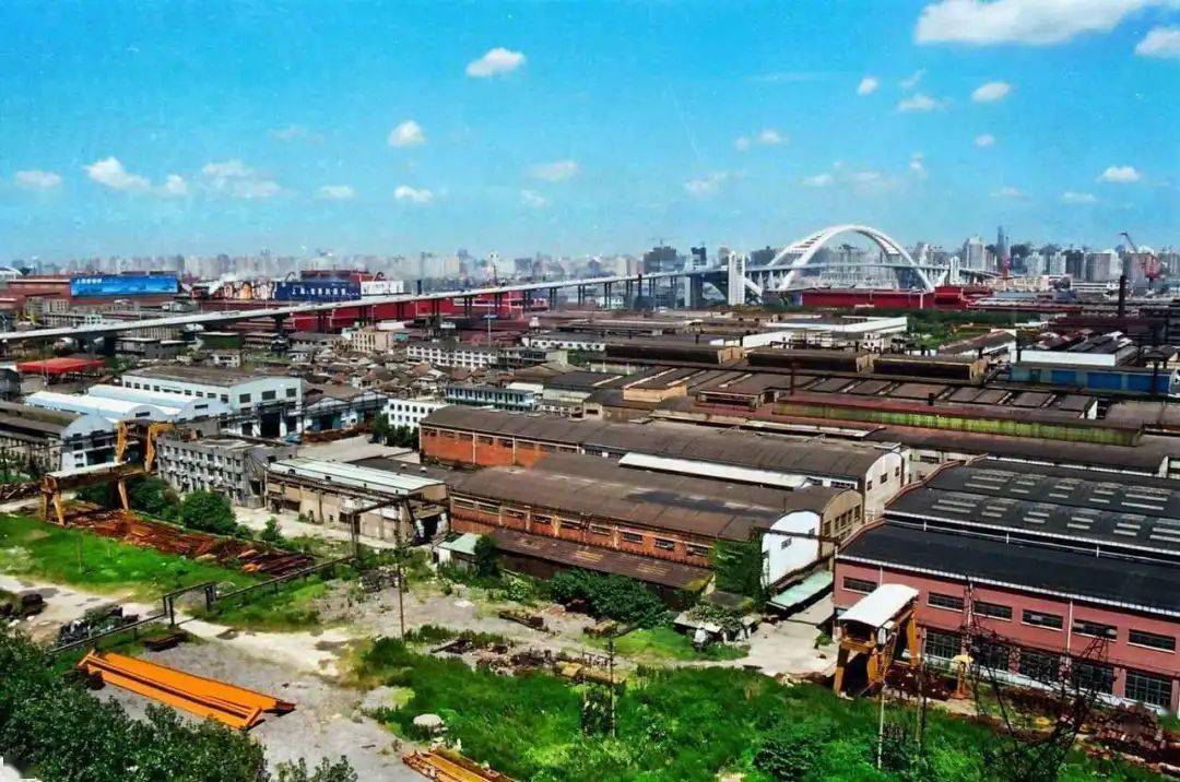 上海世博会建设前的上钢三厂2010年上海世博会举行时,顾敏已是居委