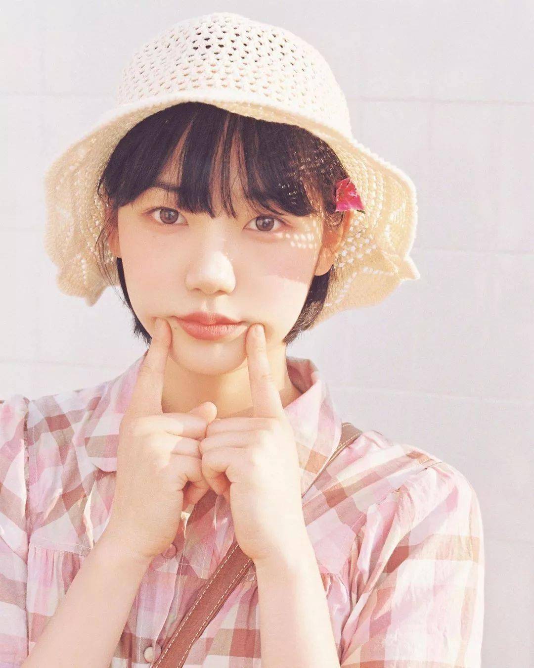 爆火的ins短发小姐姐太美了