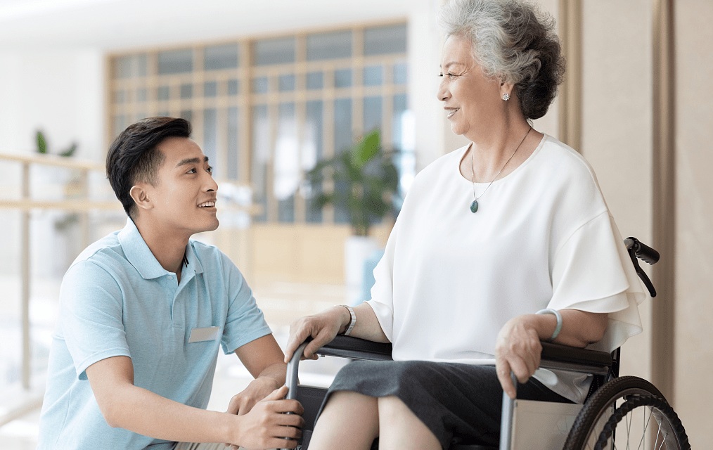 养老这事业不是一般人能做的,没有大爱和情怀,我劝你还是别来做养老了