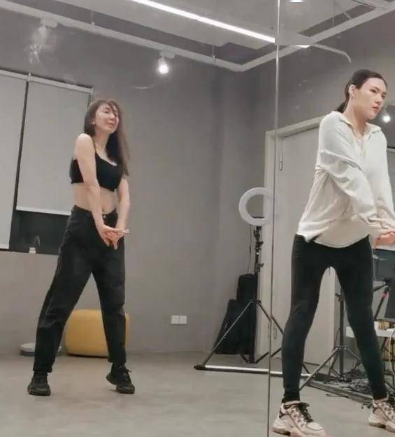 娄艺潇为了减肥特意去学跳舞,离开滤镜后,没想到长这样