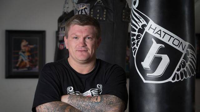 今天,英国著名拳手,前两个级别世界冠军里奇-哈顿(ricky hatton)接受