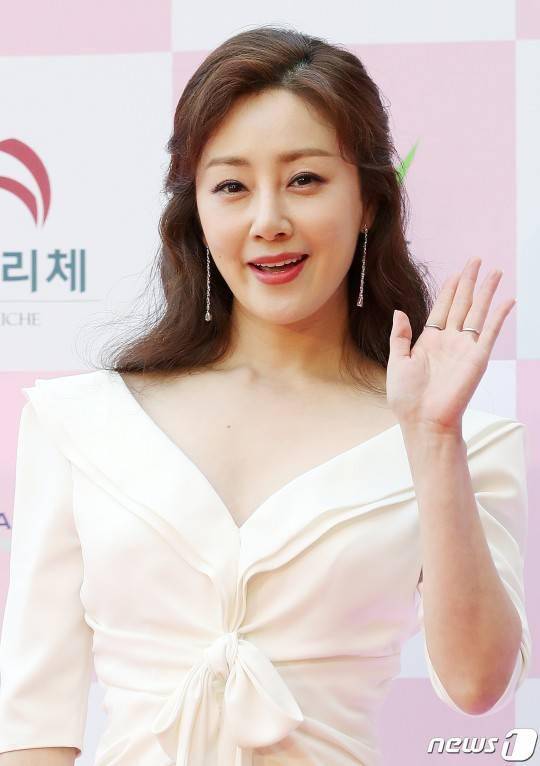 [星闻]吴娜拉有望出演电影《狎鸥亭报告》!与马东锡x郑敬淏合作