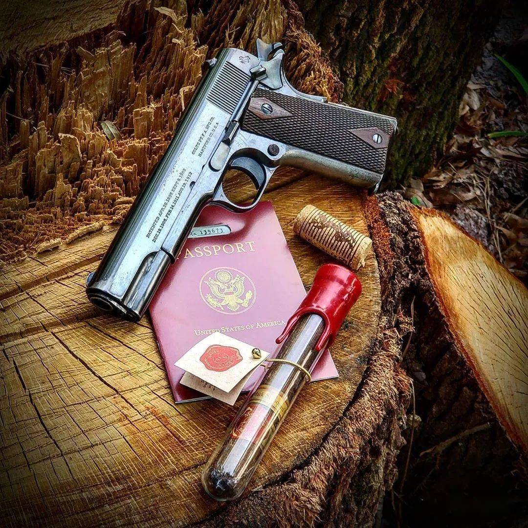 国外枪迷相册对1911有情结的朋友不要错过这个图集